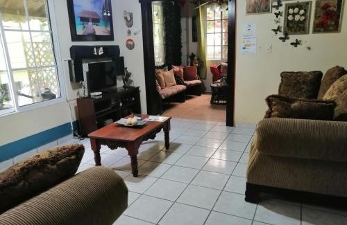 La Lima Casa | HOTEL CASA BONITA LA LIMA SAN PEDRO SULa