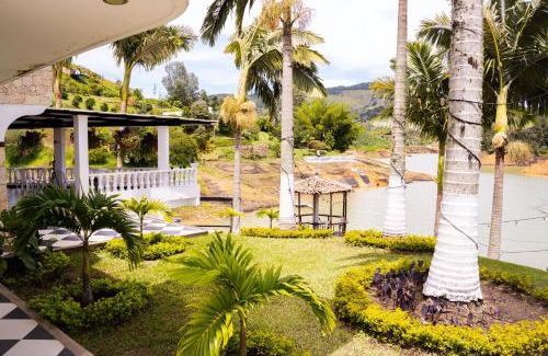 Guatape Hotel | Hotel Casa Linda Guatape