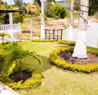 Guatape Hotel | Hotel Casa Linda Guatape