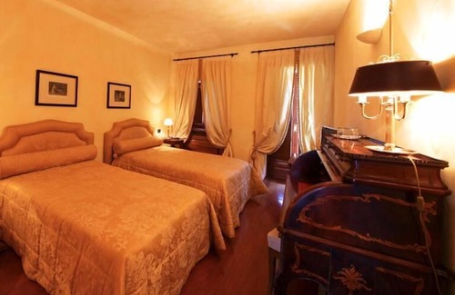 Grinzane Cavour Hotel | Hotel Casa Pavesi