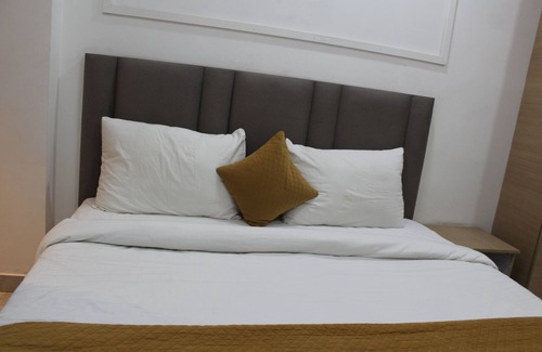 Chittaranjan Hotel | Hotel Castle Grand