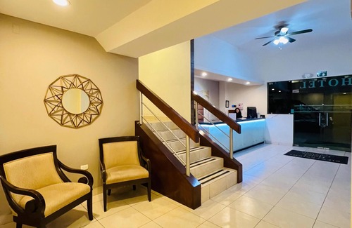 Avenida Revolución Hotel | Hotel Catalina