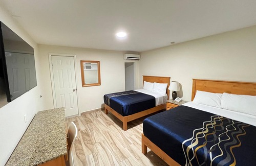 Avenida Revolución Hotel | Hotel Catalina