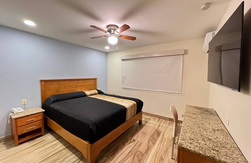Avenida Revolución Hotel | Hotel Catalina
