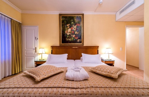 Les Eaux-Vives Hotel | Hotel Century