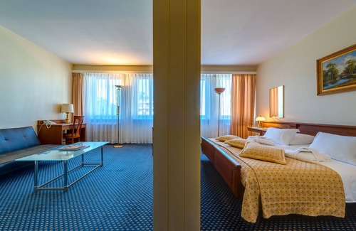 Les Eaux-Vives Hotel | Hotel Century