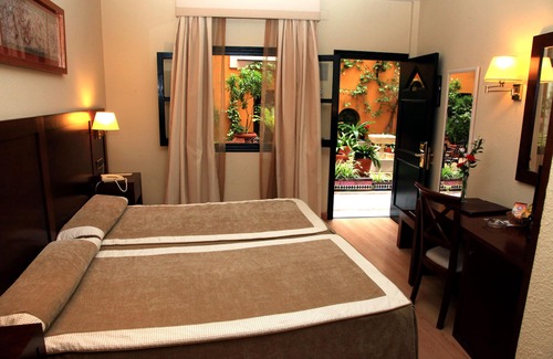 Encarnacion-Regina Hotel | Hotel Cervantes