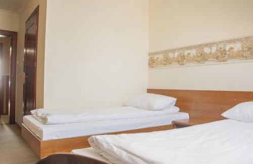 Gizycko Hotel | Hotel Cesarski - Kaiserhof