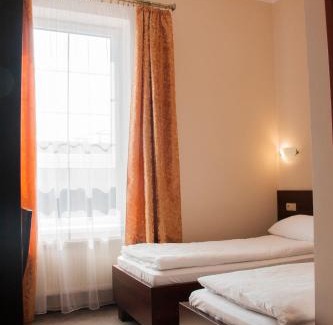 Gizycko Hotel | Hotel Cesarski - Kaiserhof