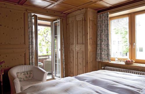 Klosters Platz Hotel | Hotel Chesa Grischuna