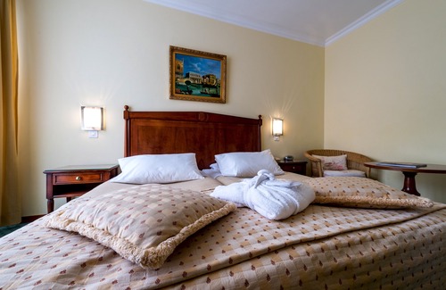 Maison-Royale Hotel | Hotel Churchill