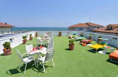 Torre Pedrera Hotel | Hotel Ciondolo D'Oro 5 minuti da Rimini Fiera con parcheggio gratuito
