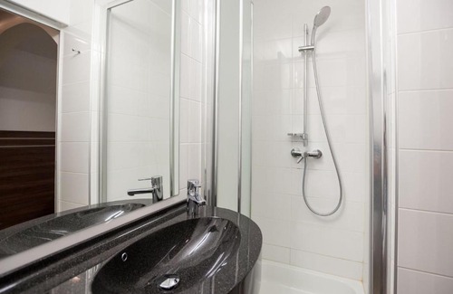 Sector 2 Hotel | Hotel Citadella