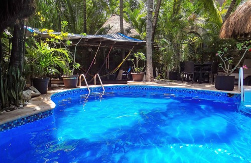 Tohoku Casa | COCOS CABANAS, KING BUNGALOW, a 4 millas de Playa del Carmen, a 1 milla de la playa
