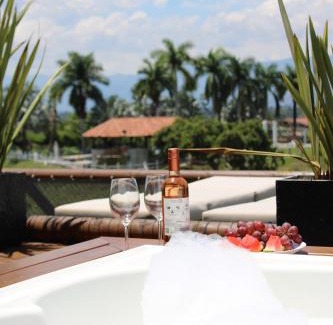 Cartago Otro | Hotel Colina Dorada