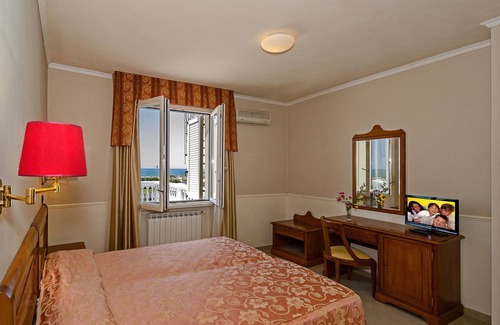Marina di Pietrasanta Hotel | Hotel Coluccini