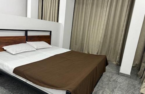 Majestic Hotel | Hotel Comfort Stay