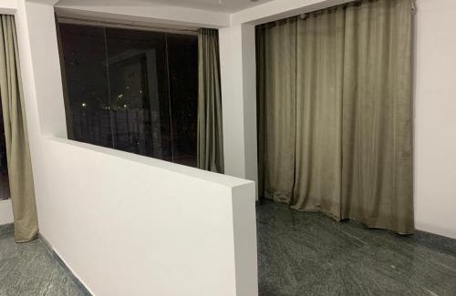 Majestic Hotel | Hotel Comfort Stay