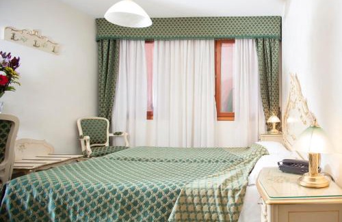 Castello Hotel | Hotel Commercio & Pellegrino
