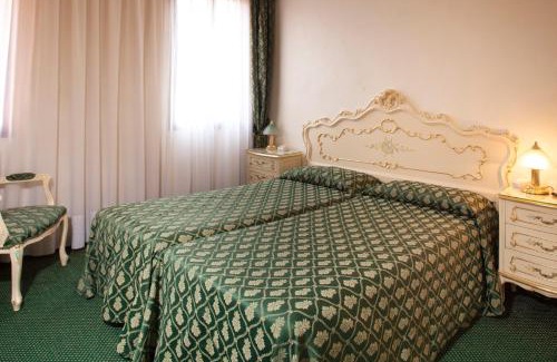 Castello Hotel | Hotel Commercio & Pellegrino