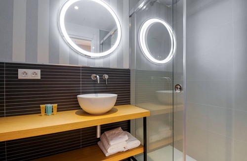 San Cibrao Das Viñas Hotel | Hotel Condado