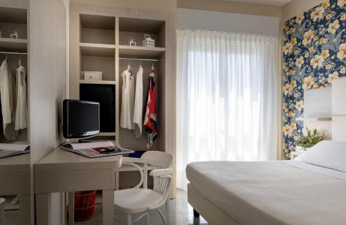 Fogliano Marina Hotel | Hotel Corona