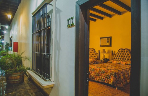 Eguía Hotel | Hotel Cosmos Don Carlos