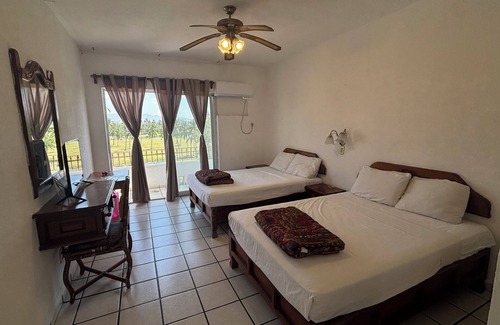 Penínsulas de Santiago Hotel | Hotel Costa Bugambilias