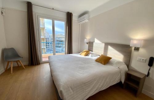 Juan-les-Pins Hotel | Hotel Courbet