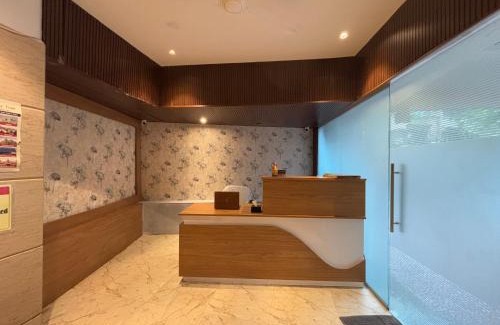 Khattalwada Hotel | Hotel Crystal Palace-US Embassy BKC