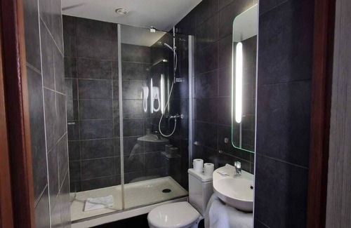 Levallois-Perret Hotel | Hotel D'Anjou