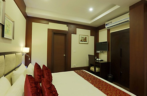 Ganeshguri Hotel | Hotel D Courtyard