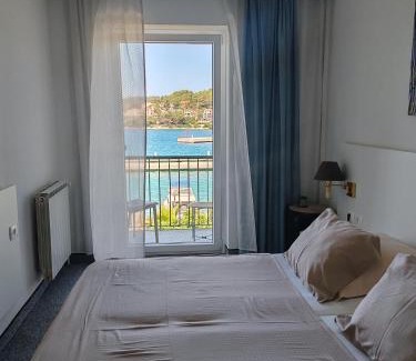 Vela Luka Cama Y Desayuno | Hotel Dalmacija