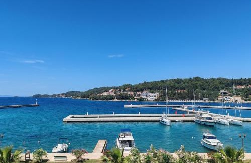 Vela Luka Cama Y Desayuno | Hotel Dalmacija