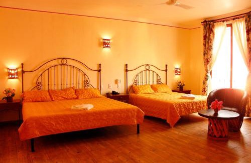 Calzada Madero Hotel | Hotel Danibaan