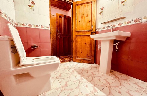 Old Manali Hotel | Hotel Daulat