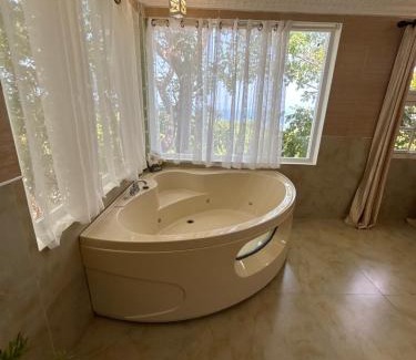 Juan Esteban Hotel | Hotel Daymond Blue Tropical Lodge