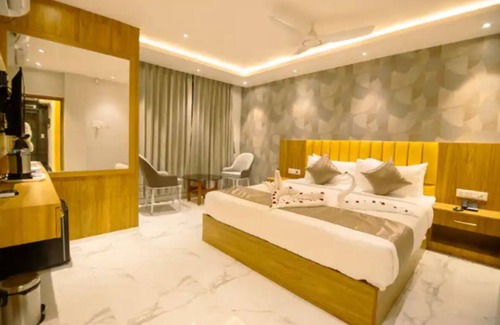 Chinar Park Hotel | Hotel DC Star Kolkata