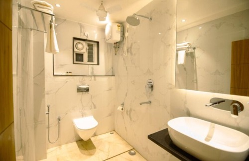 Chinar Park Hotel | Hotel DC Star Kolkata
