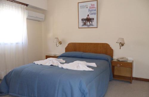 Villa Gesell Hotel | Hotel de Cine Las Golondrinas