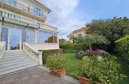 Pietra Ligure Hotel | Hotel De La Plage