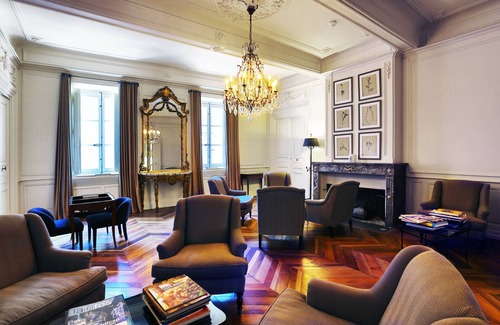 Tournon-sur-Rhone Hotel | Hotel de la Villeon