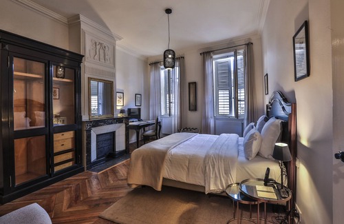 Tournon-sur-Rhone Hotel | Hotel de la Villeon