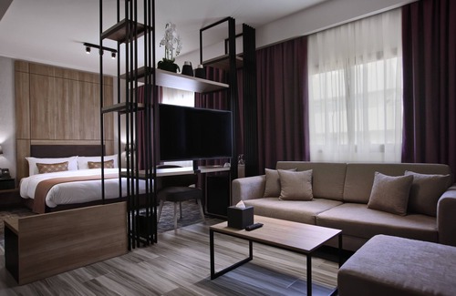 Ras Al Nabaa Hotel | Hotel De Ville