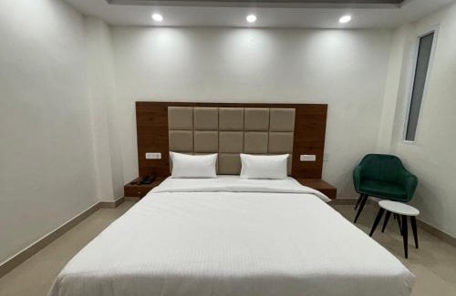 Faridabad Casa | Hotel Deciduous