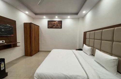 Faridabad Casa | Hotel Deciduous