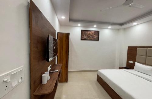 Faridabad Casa | Hotel Deciduous