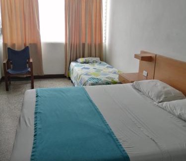 Cali Casa | HOTEL del OESTE B&B