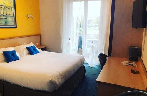 Greoux-les-Bains Hotel | Hotel des Colonnes