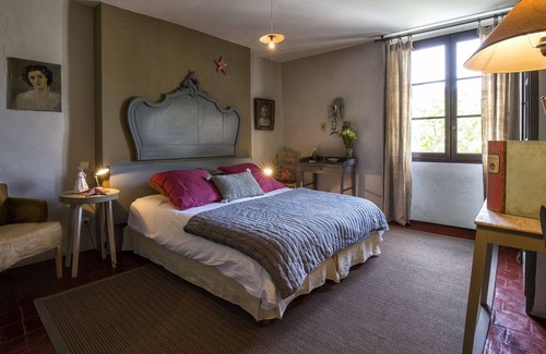 Riez Casa | Hotel des Colonnes
